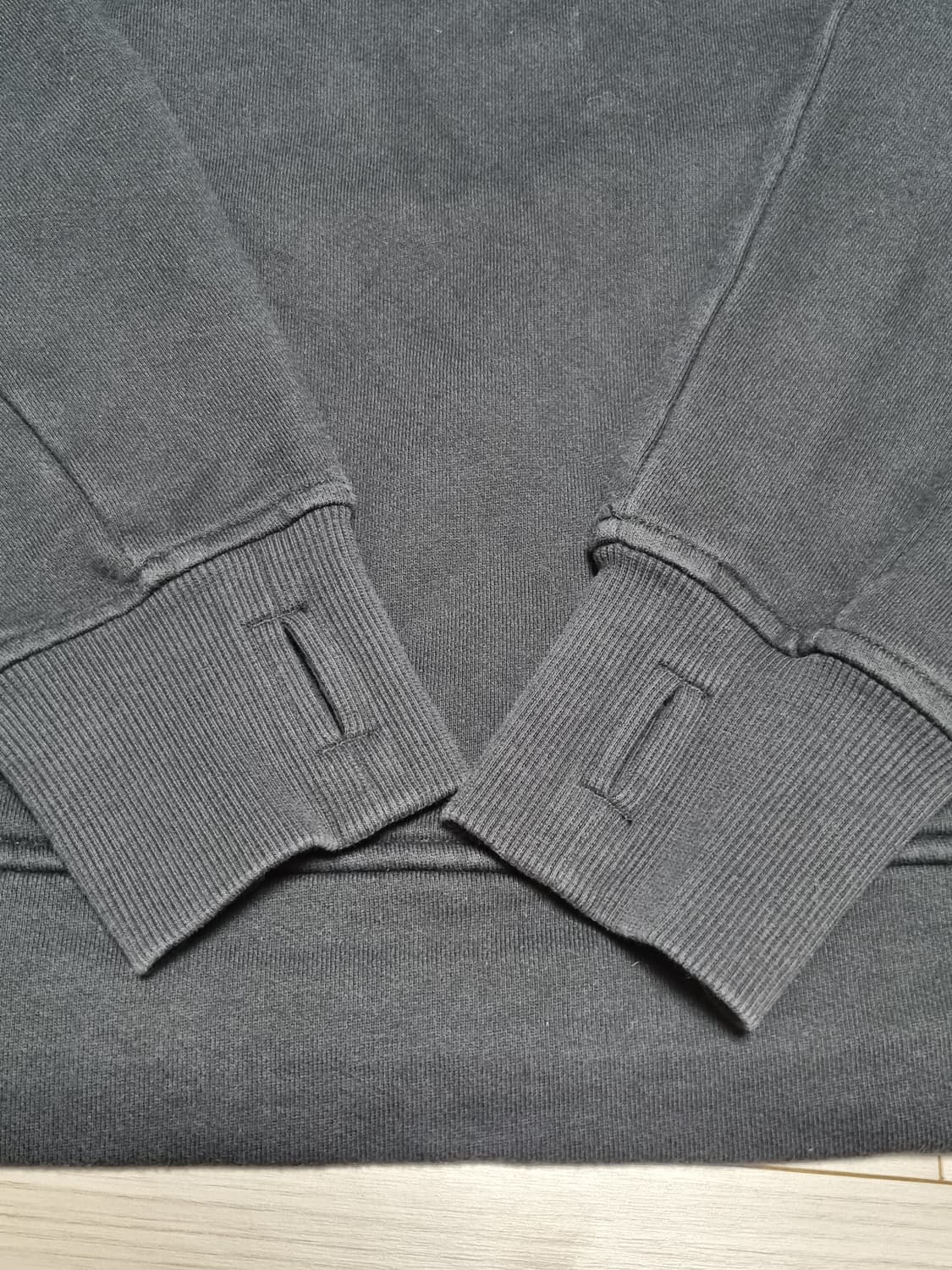 cp컴퍼니 지퍼디테일 맨투맨 상품이미지6