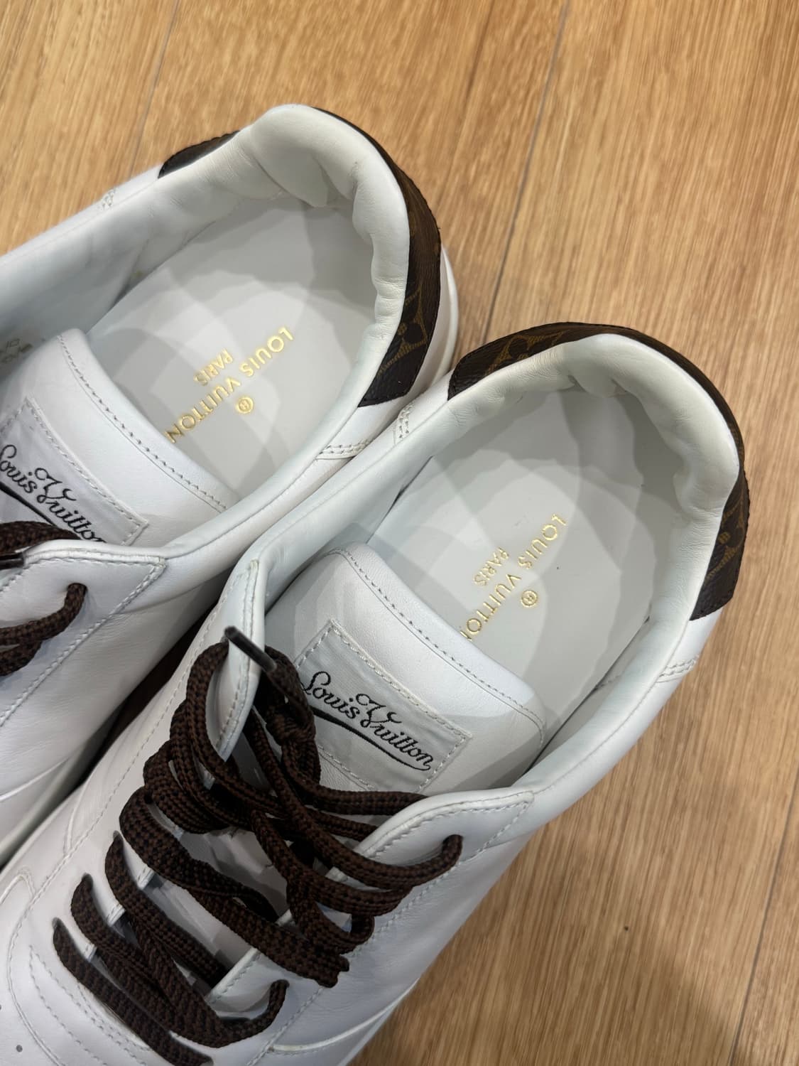 루이비통 로우탑 스니커즈 상품이미지4