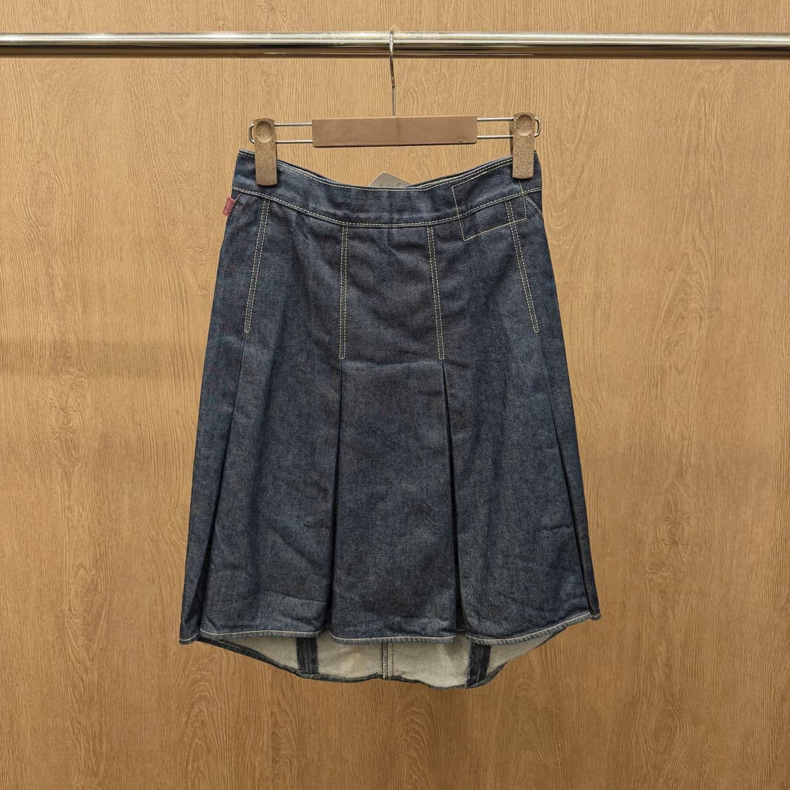리바이스 엔지니어드진 데님 미디 스커트 백 플리츠 디테일 A라인 중청 상품이미지3