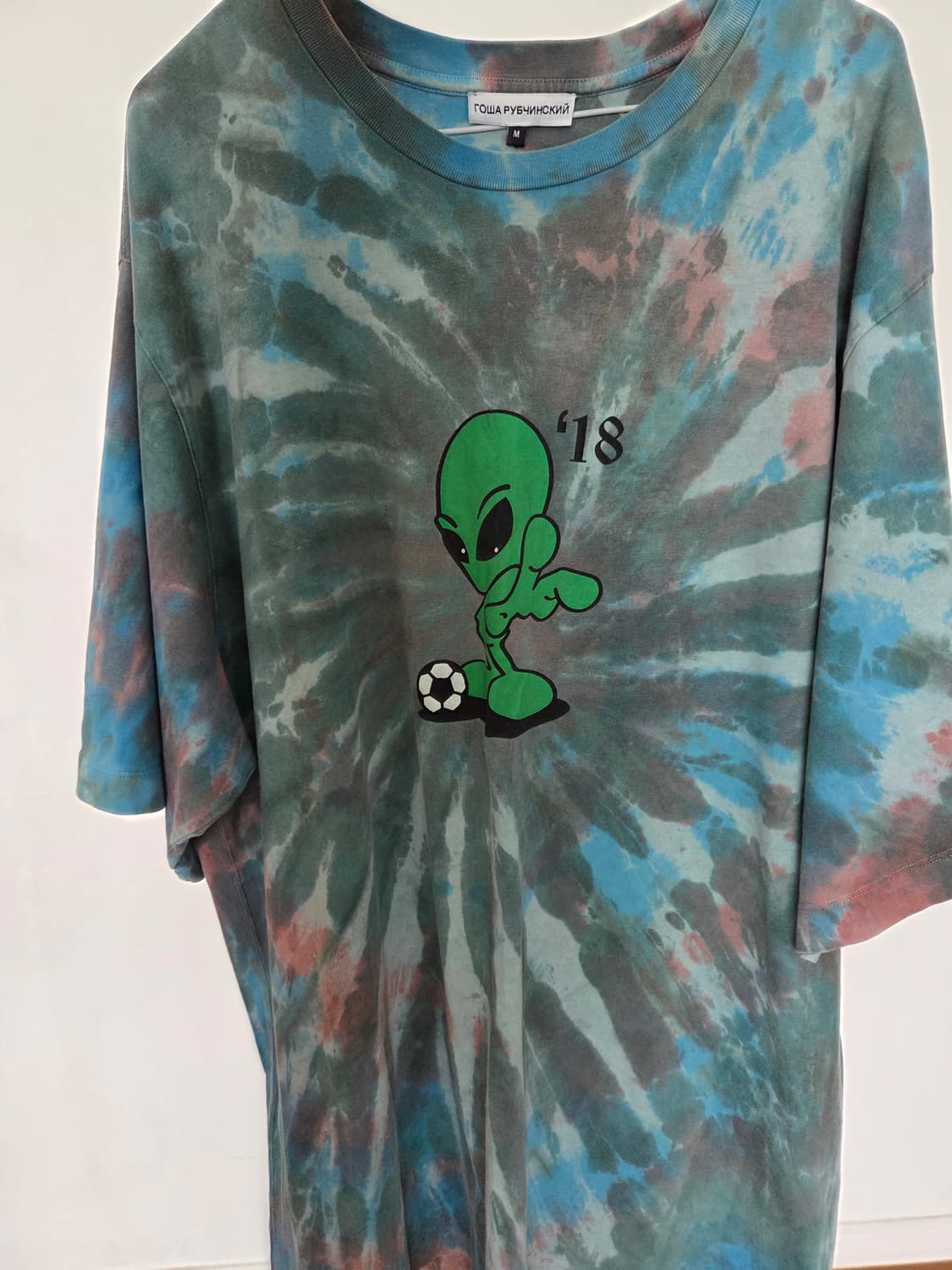 고샤 루브친스키 에일리언 타이다이 티셔츠 상품이미지1