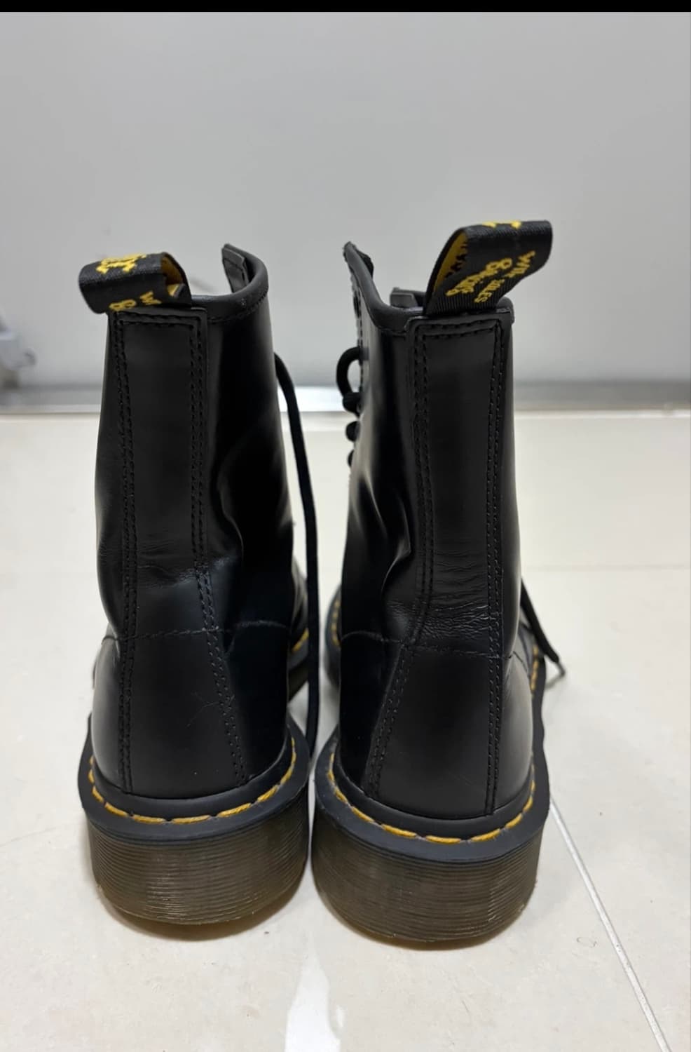닥터마틴 1460 블랙 8홀 부츠(235) 상품이미지3
