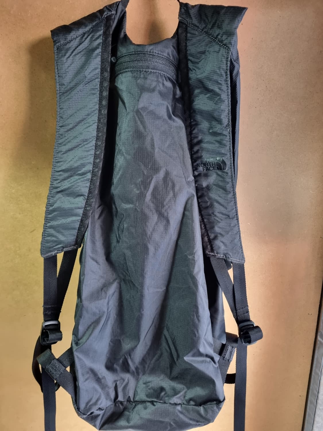 노스페이스 플라이웨이트 17L 배낭 상품이미지2