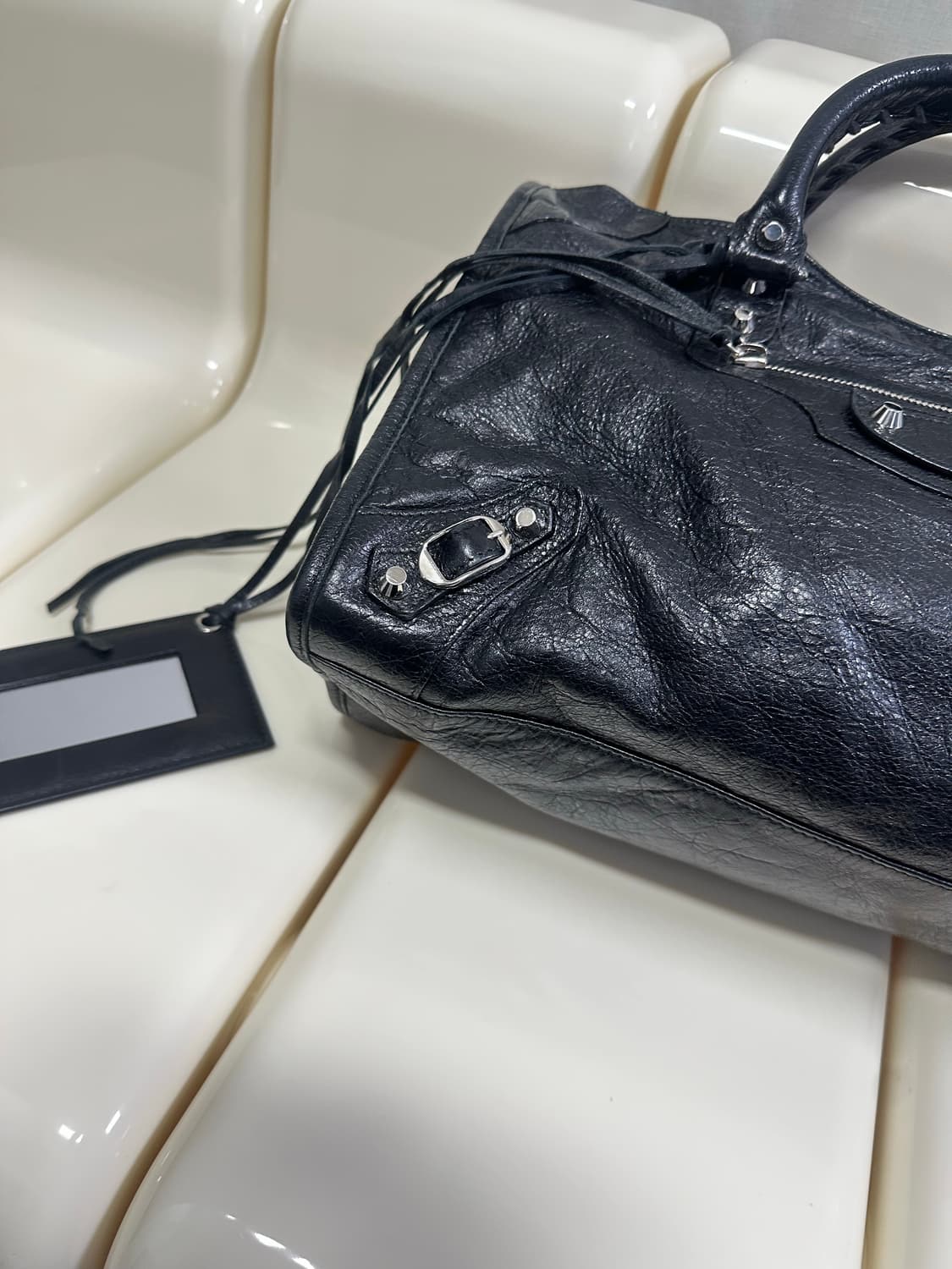 [A 정품] 발렌시아가 시티 모터백 미디움 블랙 상품이미지5