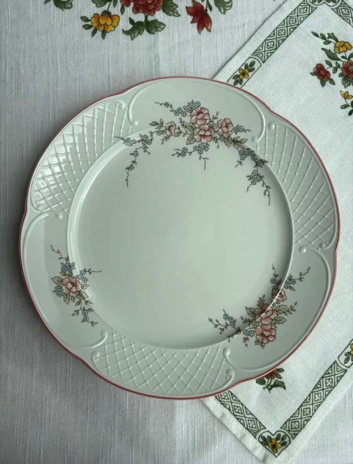 빌레로이앤보흐 빈티지 로제트 디너 접시 상품이미지1