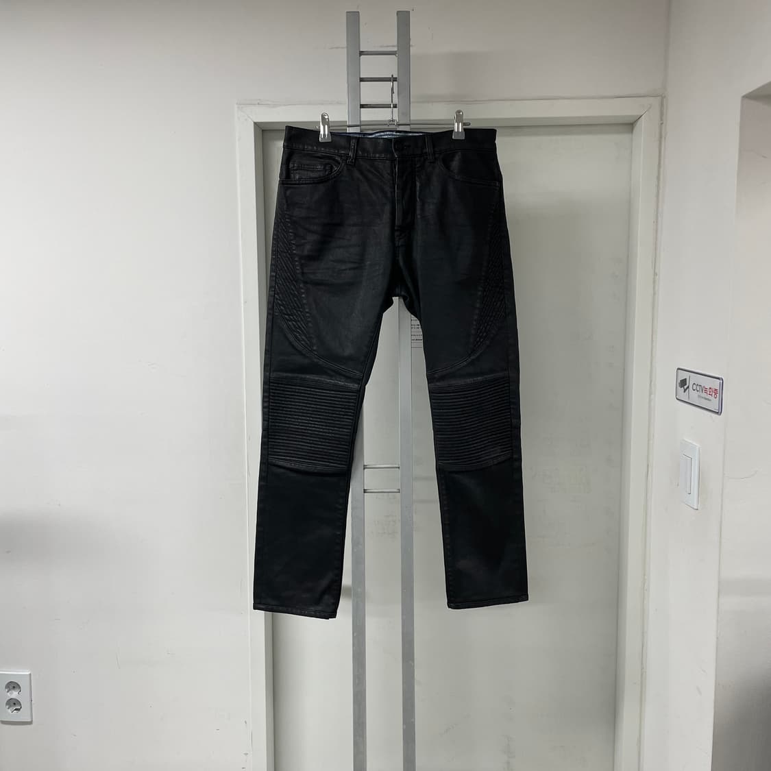 마르셀로불론 코팅 바이커 팬츠 32 상품이미지1