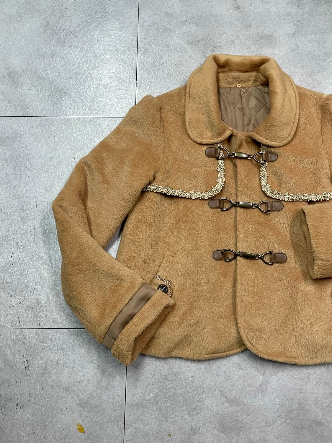 엑시즈 팜 엔틱 라운드 떡볶이 코트 상품이미지2