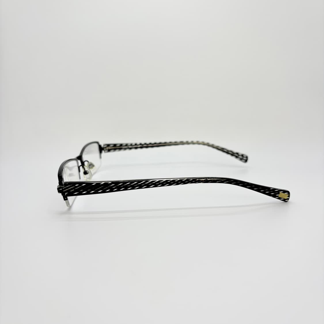 MCM 블랙 스퀘어 티타늄 반무테 상품이미지4