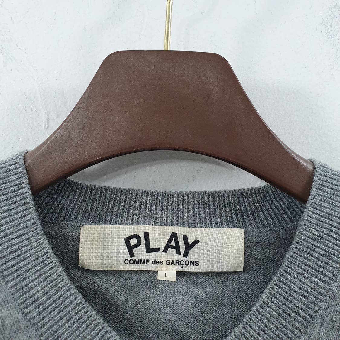 L 꼼데가르송 남성 그레이 블랙와펜 얇은 브이넥 니트 스웨터 상품이미지4