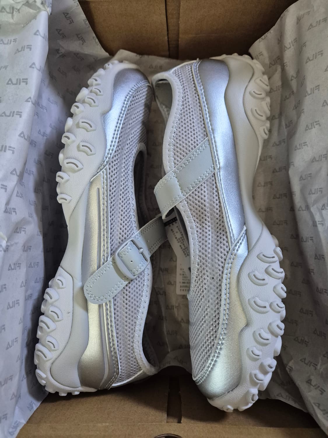 (새상품) 휠라 에샤페 메리제인 그레이 화이트 상품이미지1