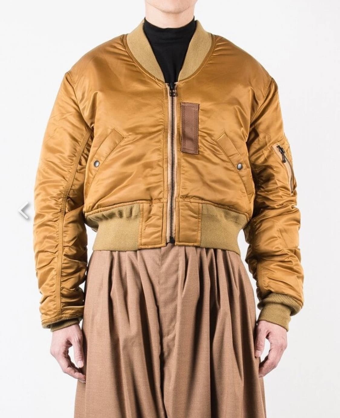 사스콰치패브릭스 크롭 항공점퍼 팝니다 상품이미지6