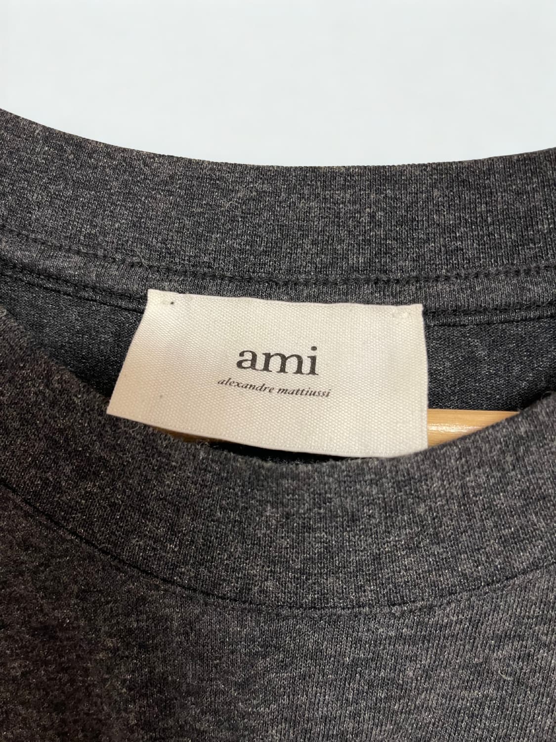 아미 AMI 패치 로고 반팔 티셔츠 차콜 상품이미지2