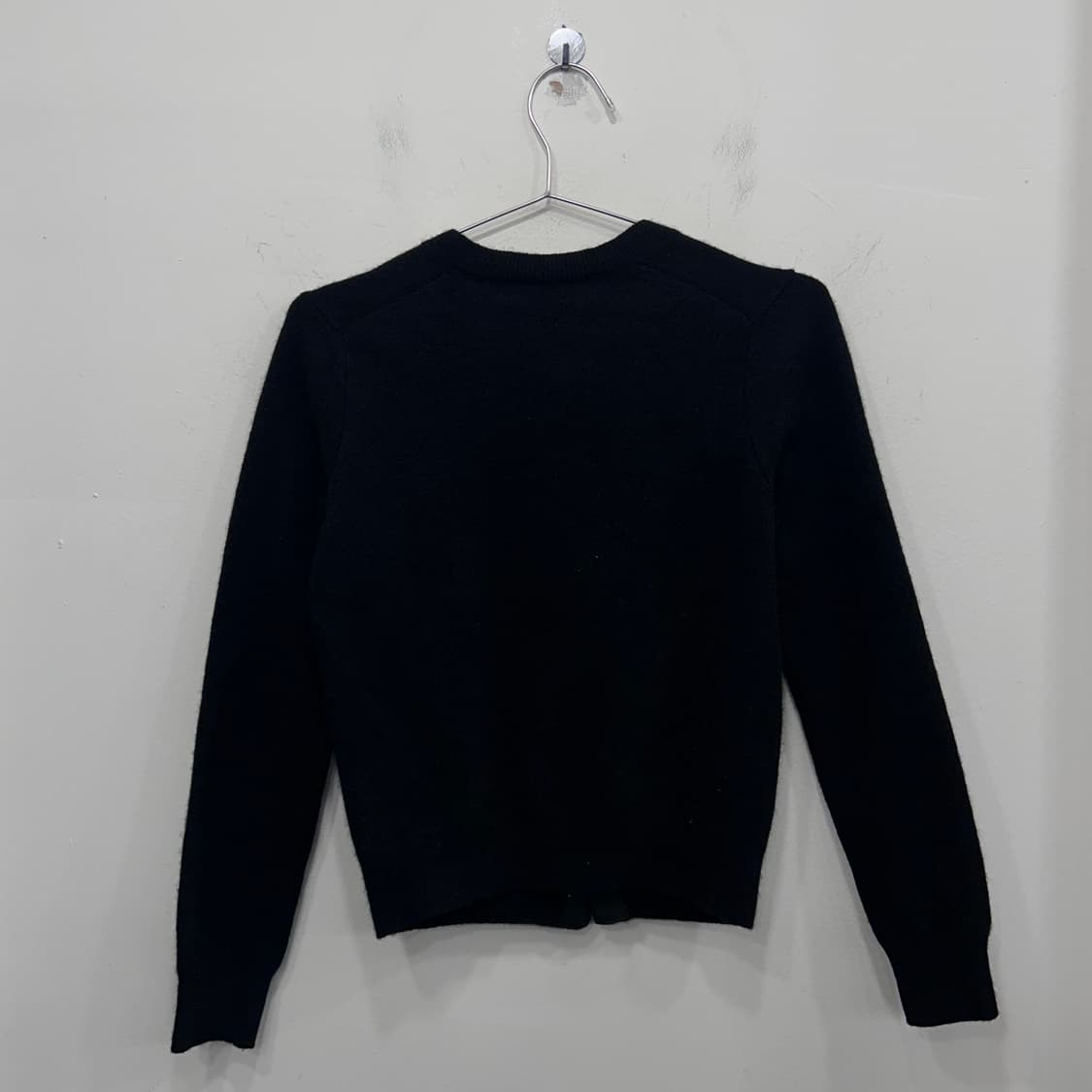 꼼데가르송 시그니처 블랙하트 부클 크롭 가디건 상품이미지5