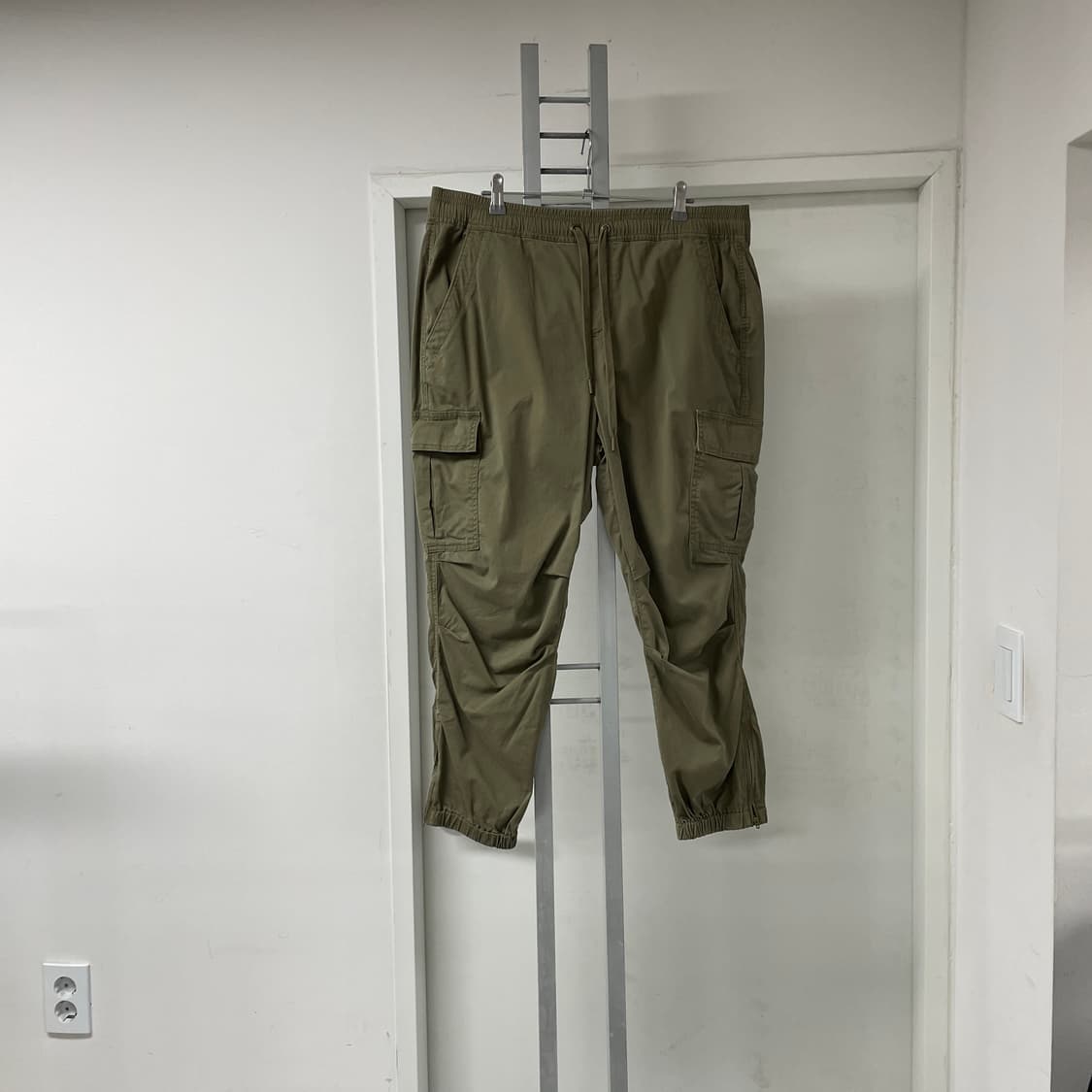 폴로 랄프로렌 카고 팬츠 카키 L 상품이미지1