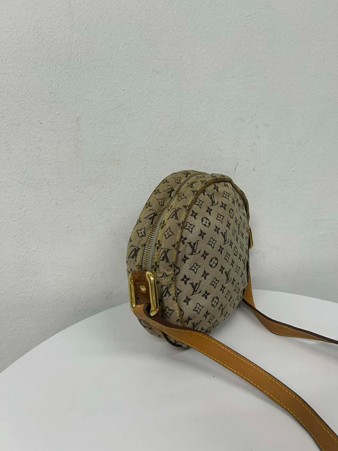 루이비통 정품 빈티지 미니 모노그램 라운드 크로스백 상품이미지3