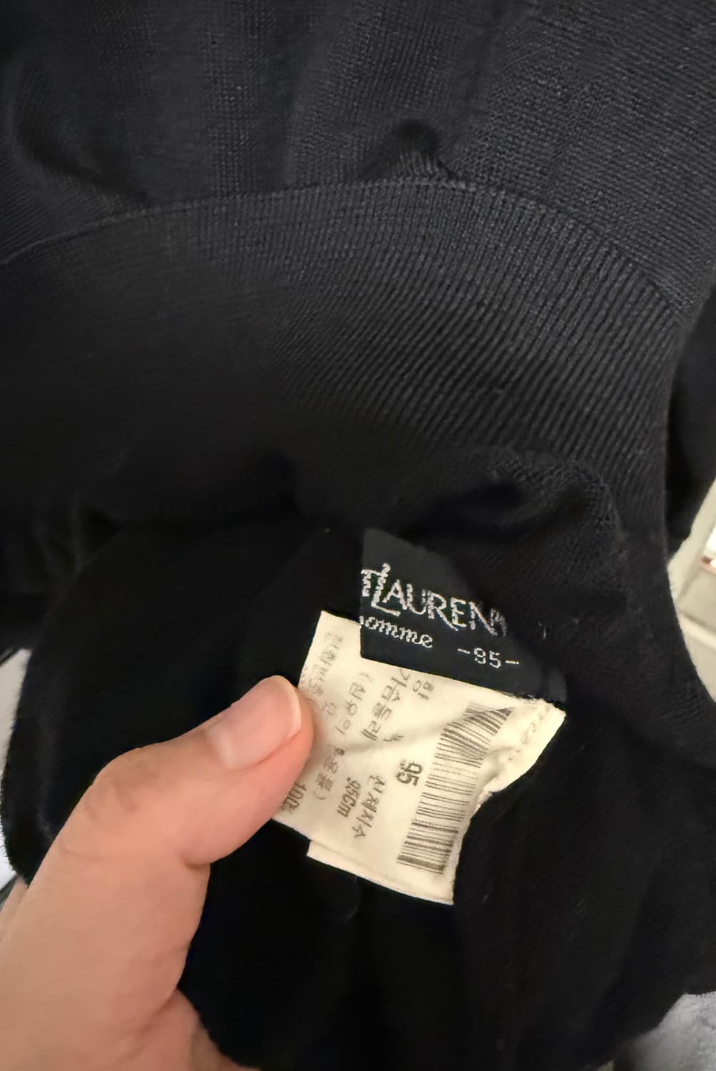 입생로랑 클래식 블랙 반목 니트 판매합니다 상품이미지8