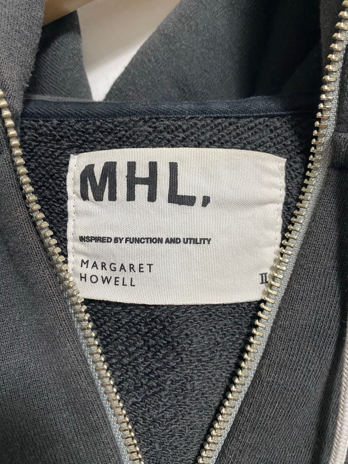 마가렛호웰 투웨이 다크그레이 집업 상품이미지3