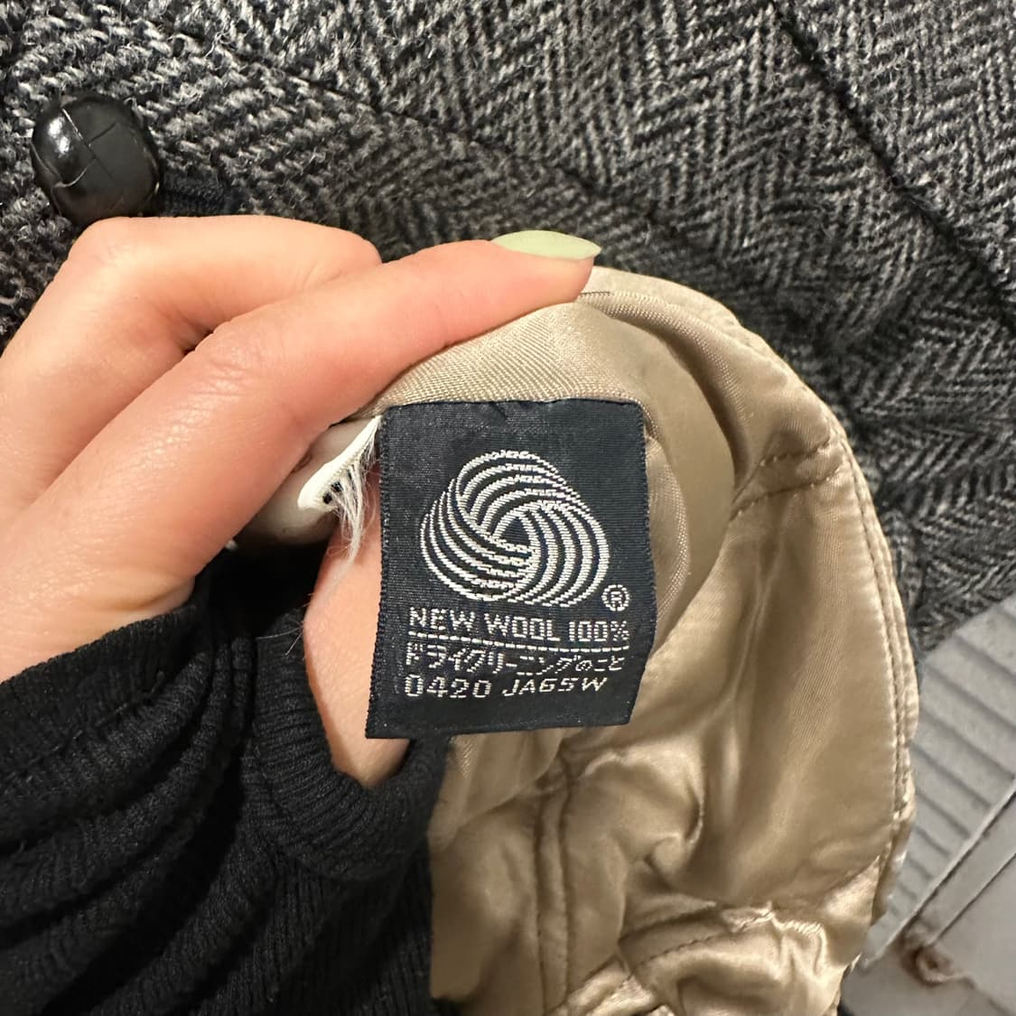 버버리 헤링본 울 자켓 레더 숄더 요크 투포켓 하이넥 디테일 그레이 상품이미지8