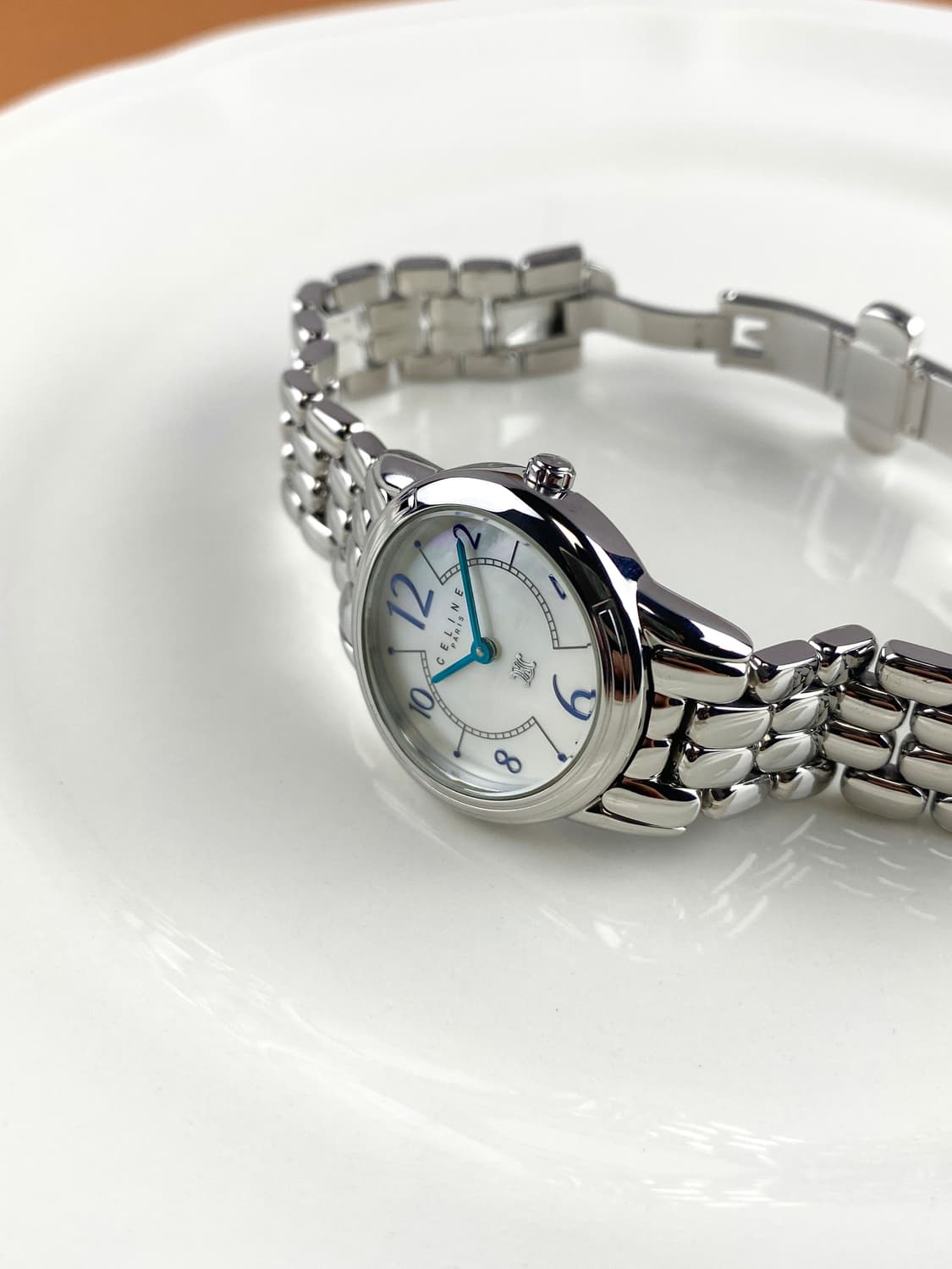 CELINE round shell steel watch 상품이미지2