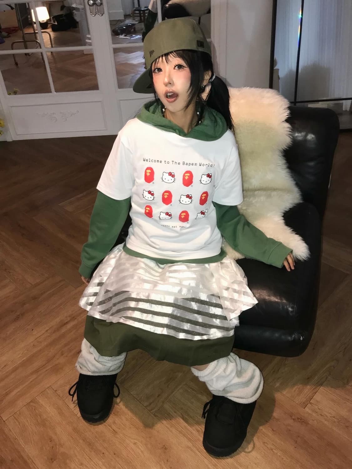 Bape X Sanrio Hello Kitty T-shirt (새상품) 상품이미지3