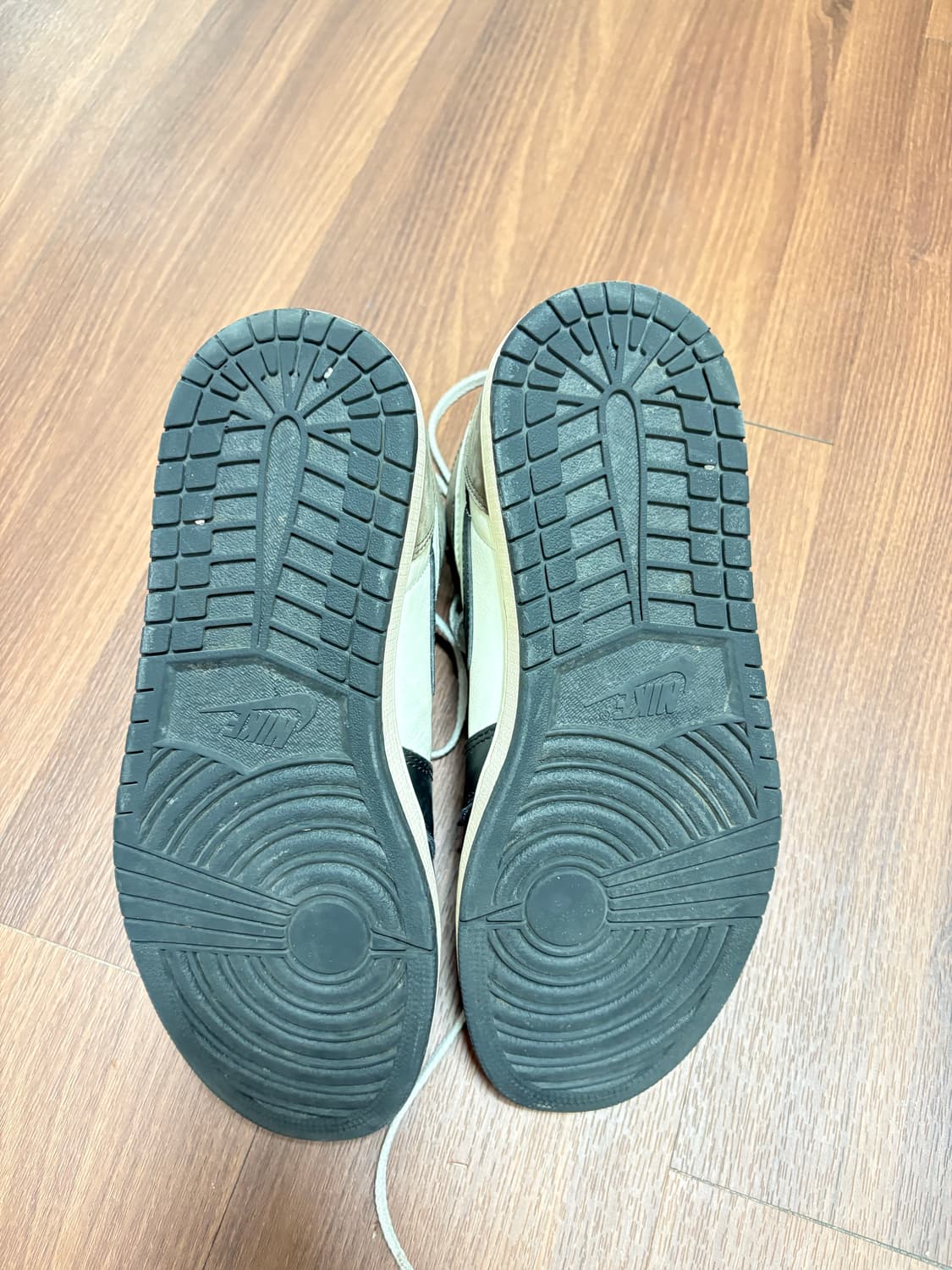 나이키 에어조던1 다크모카 275 상품이미지4