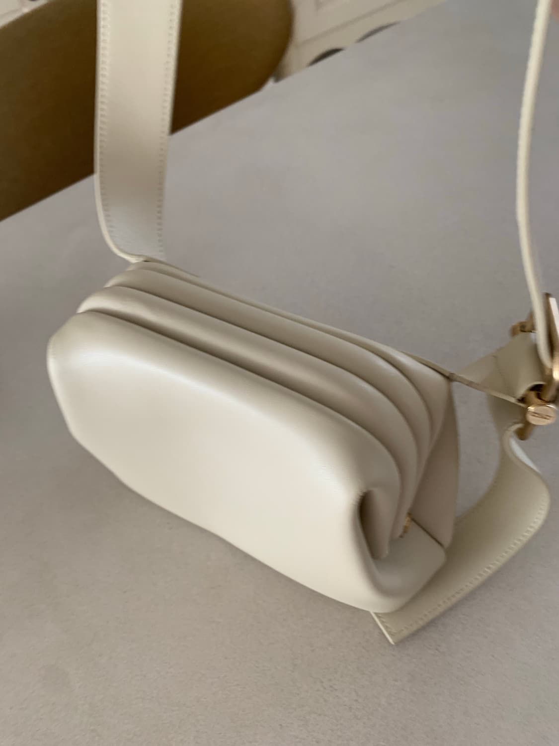 오소이 미니 브롯 백 크림 상품이미지5