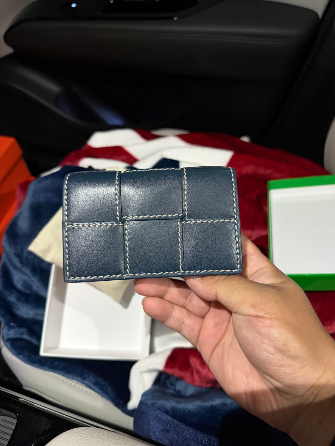 보테가베네타 카세트 스티치 카드지갑 한정판 딥블루 판매 상품이미지2