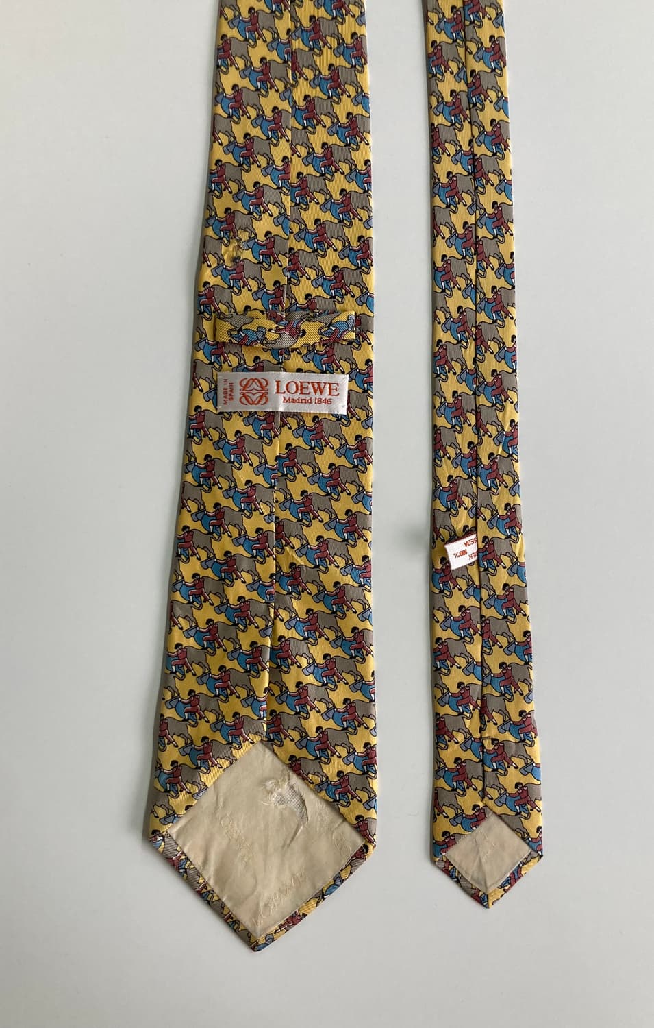 로에베 넥타이 상품이미지2