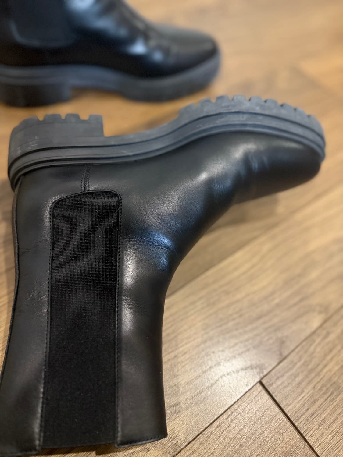 Ba&sh 블랙 소가죽 첼시부츠 상품이미지3