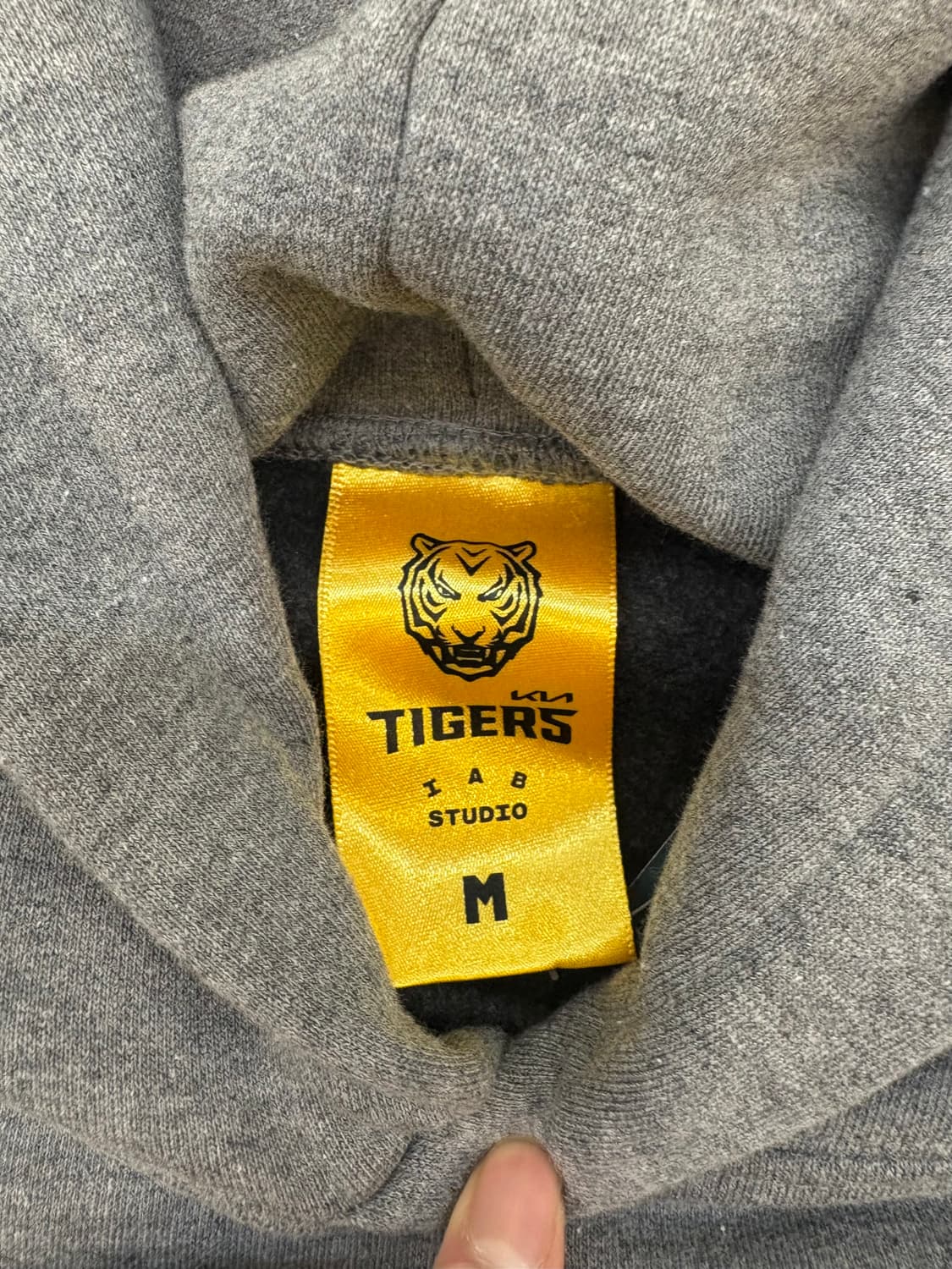 아이앱 스튜디오 기아타이거즈 후드티 상품이미지3