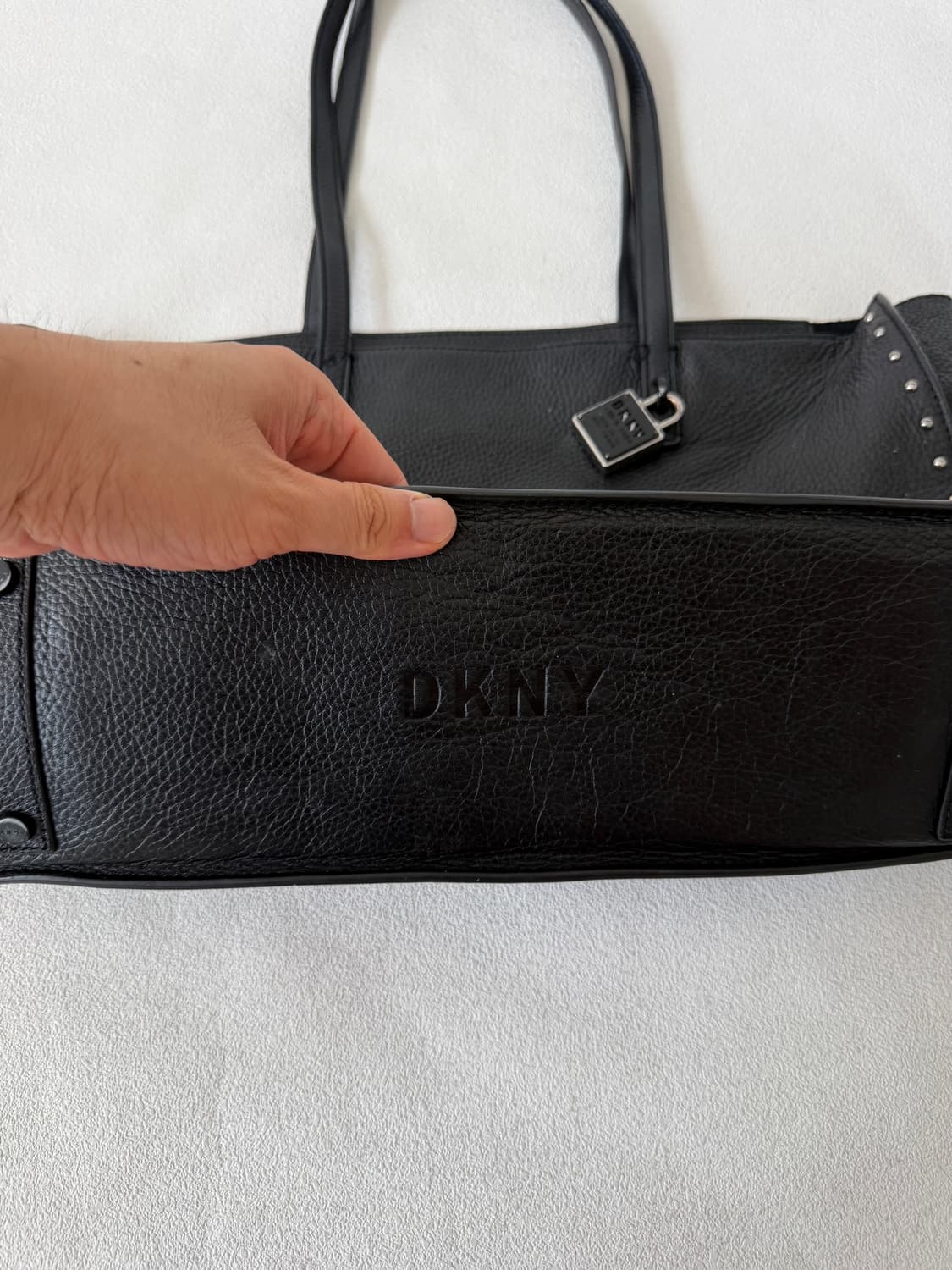 DKNY 레더 숄더백 상품이미지5