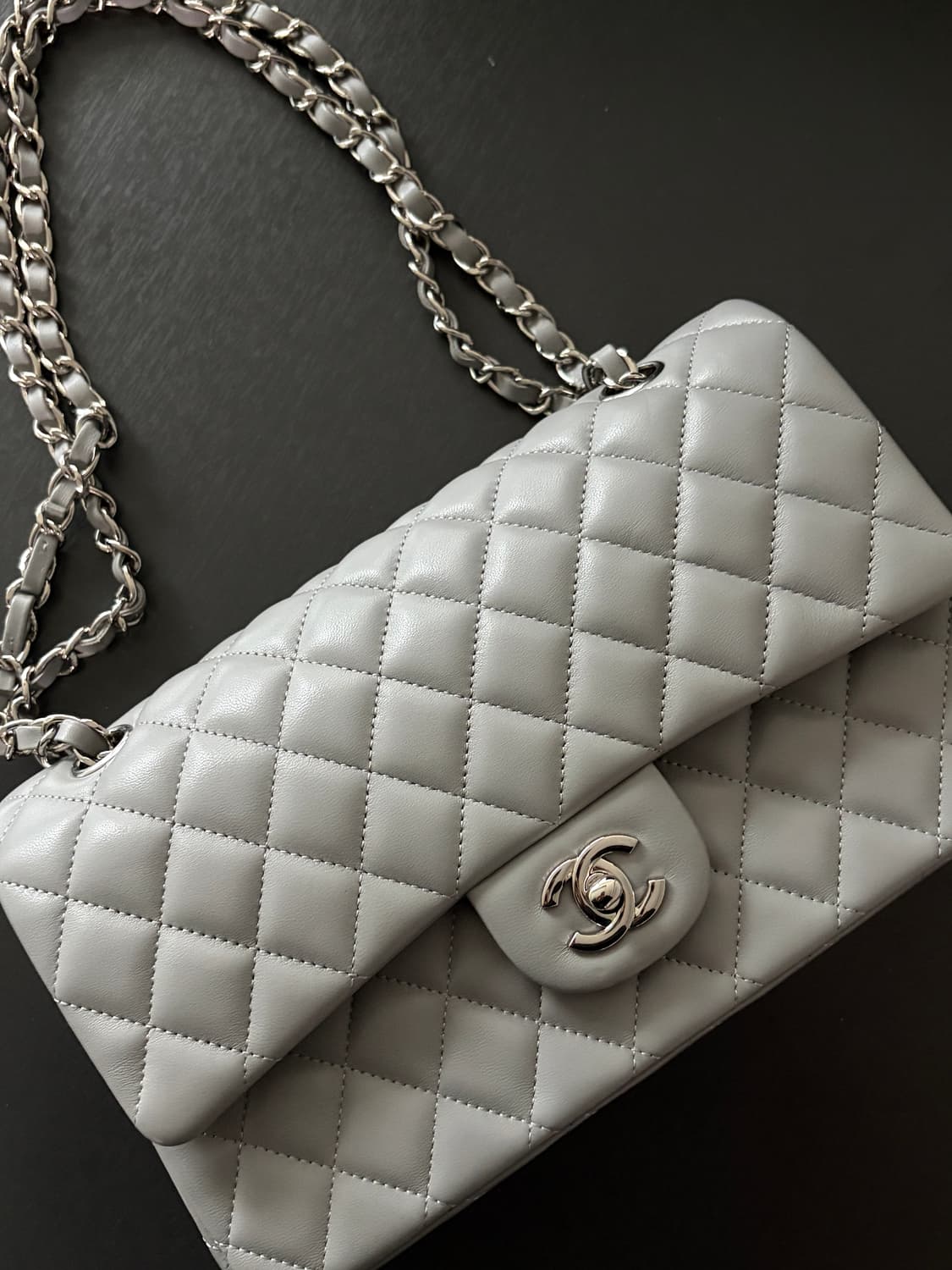 샤넬 클래식 미디움 상품이미지2