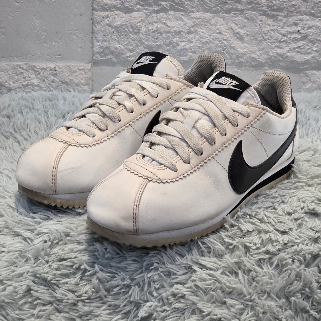 7w-30:나이키 코르테즈 레더 화이트블랙 Nike Cortez 24cm 상품이미지1