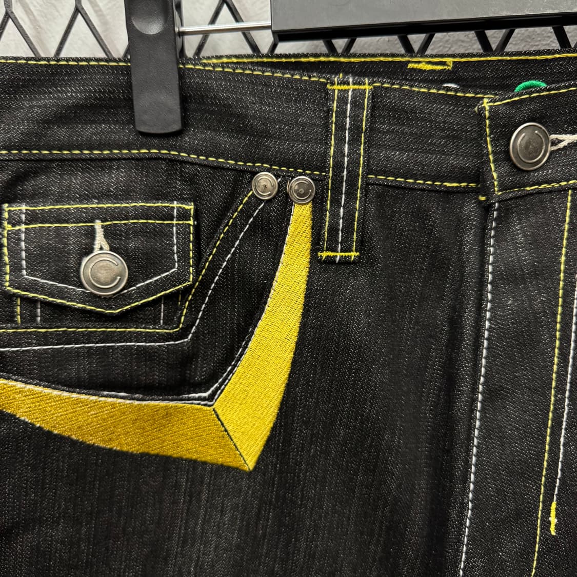 00s 쿠지 데드스탁 데님 반바지 전후면 자수 포인트 흑청 상품이미지5