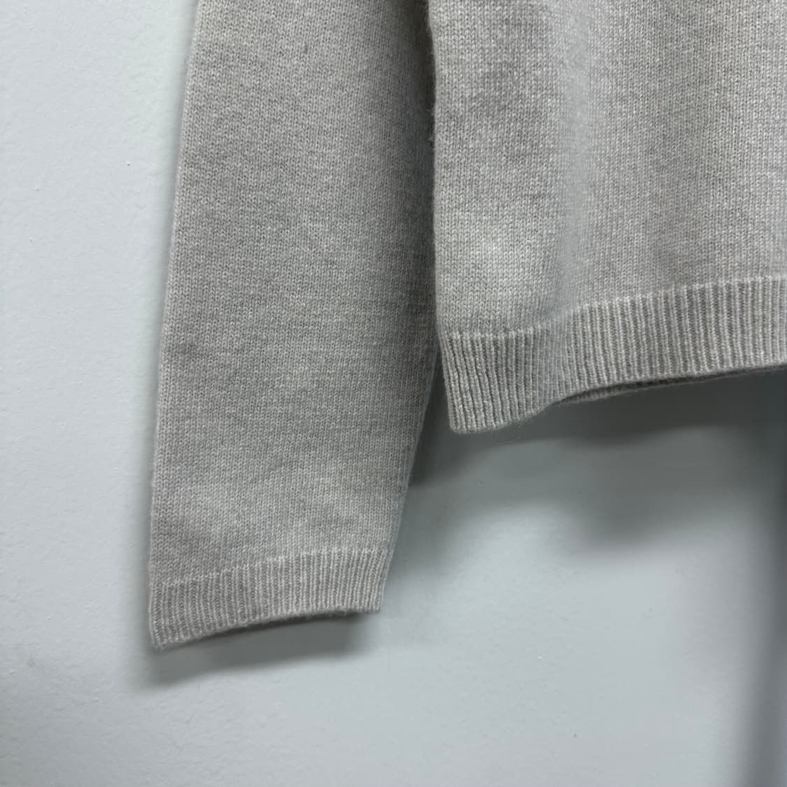 마가렛호웰 버튼 디자인 울 캐시미어 니트 상품이미지4