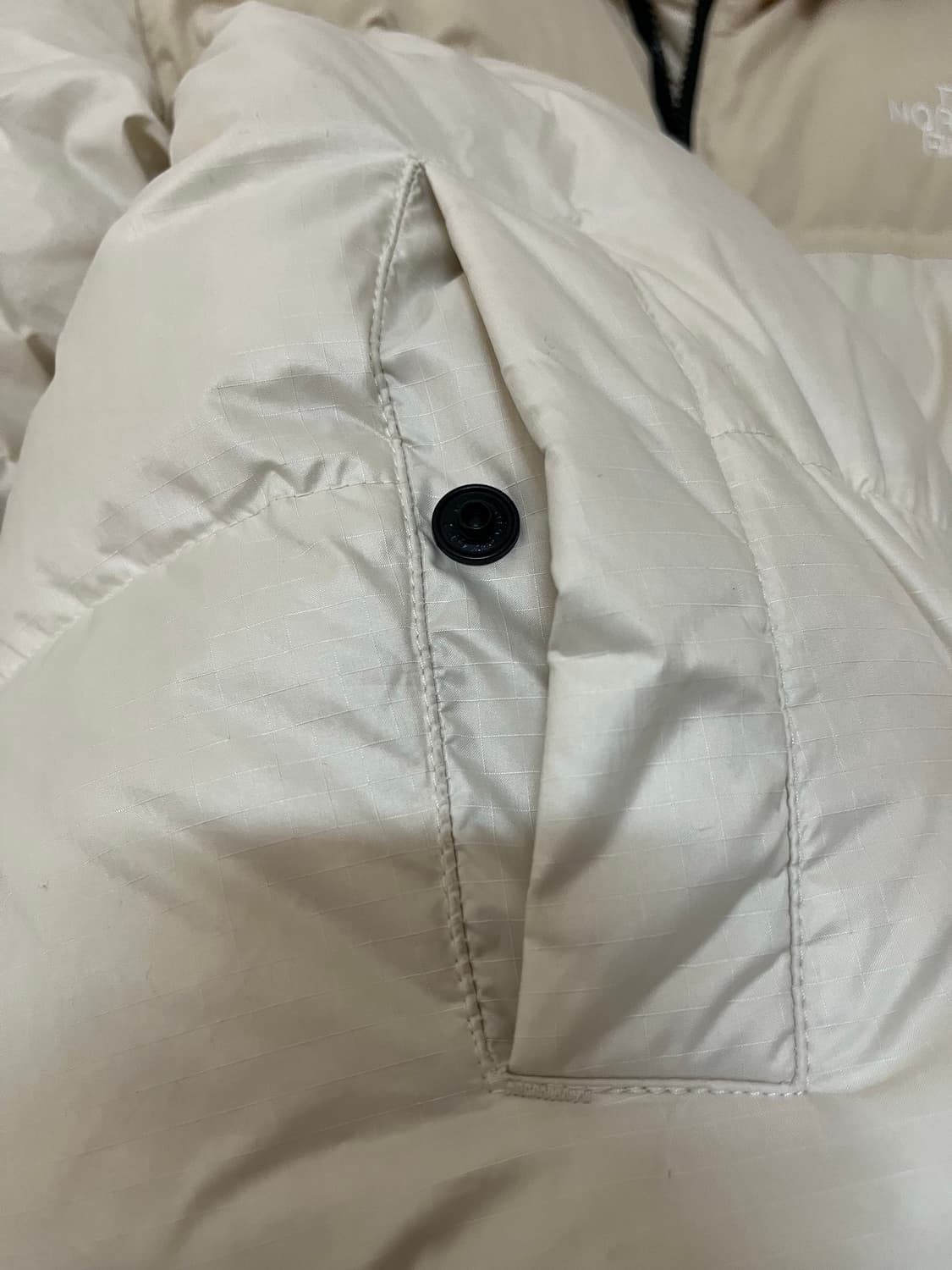 노스페이스 화이트 라벨 노벨티 눕시 패딩 / 크림컬러 상품이미지4