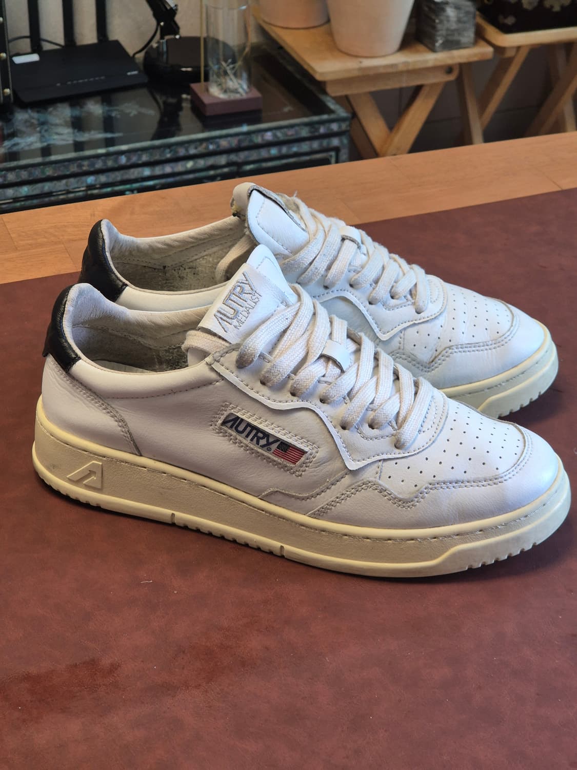 260-265 (41) 오트리 메달리스트 로우  상품이미지3