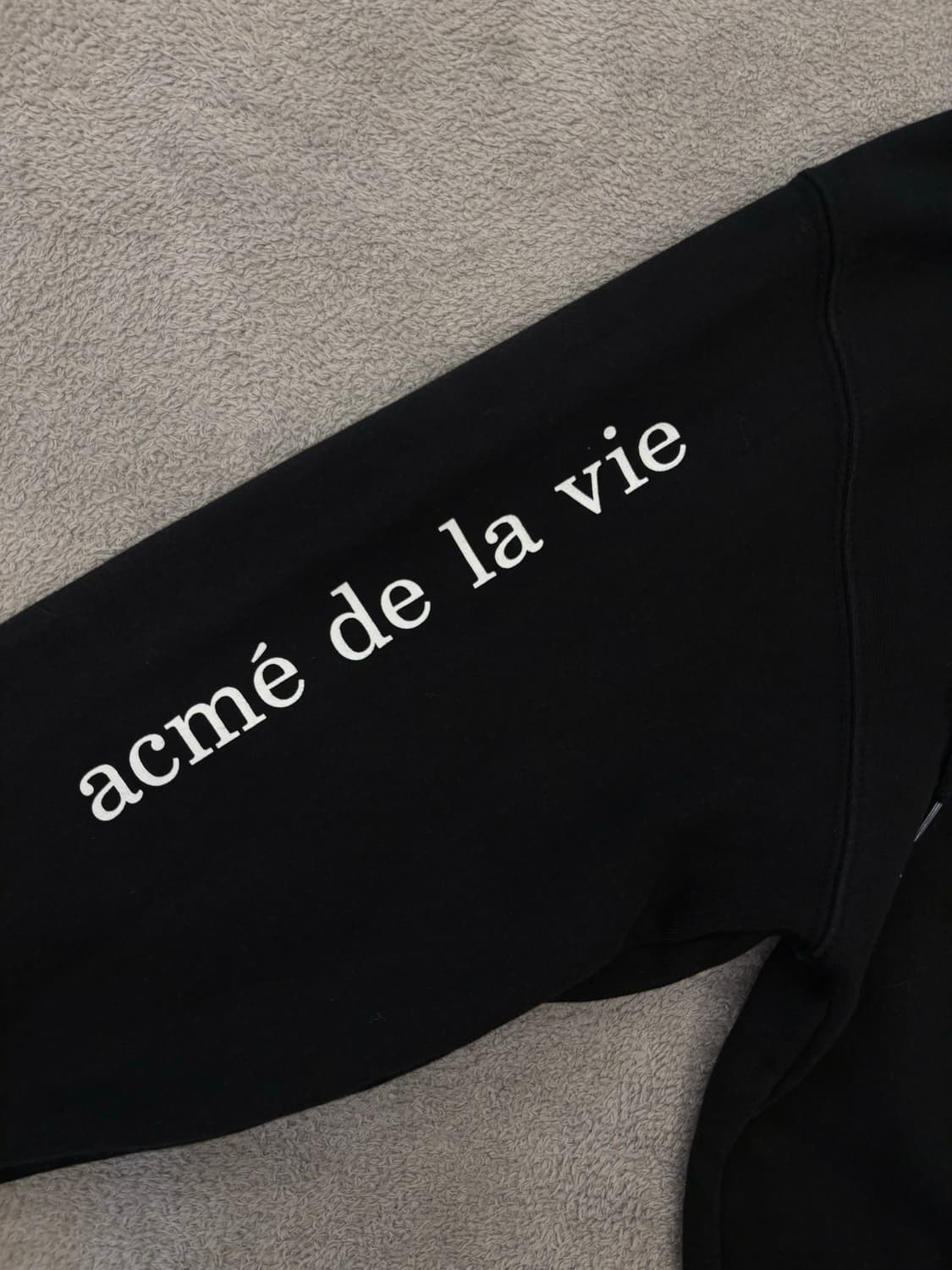 아크메데라비 후드티 상품이미지2