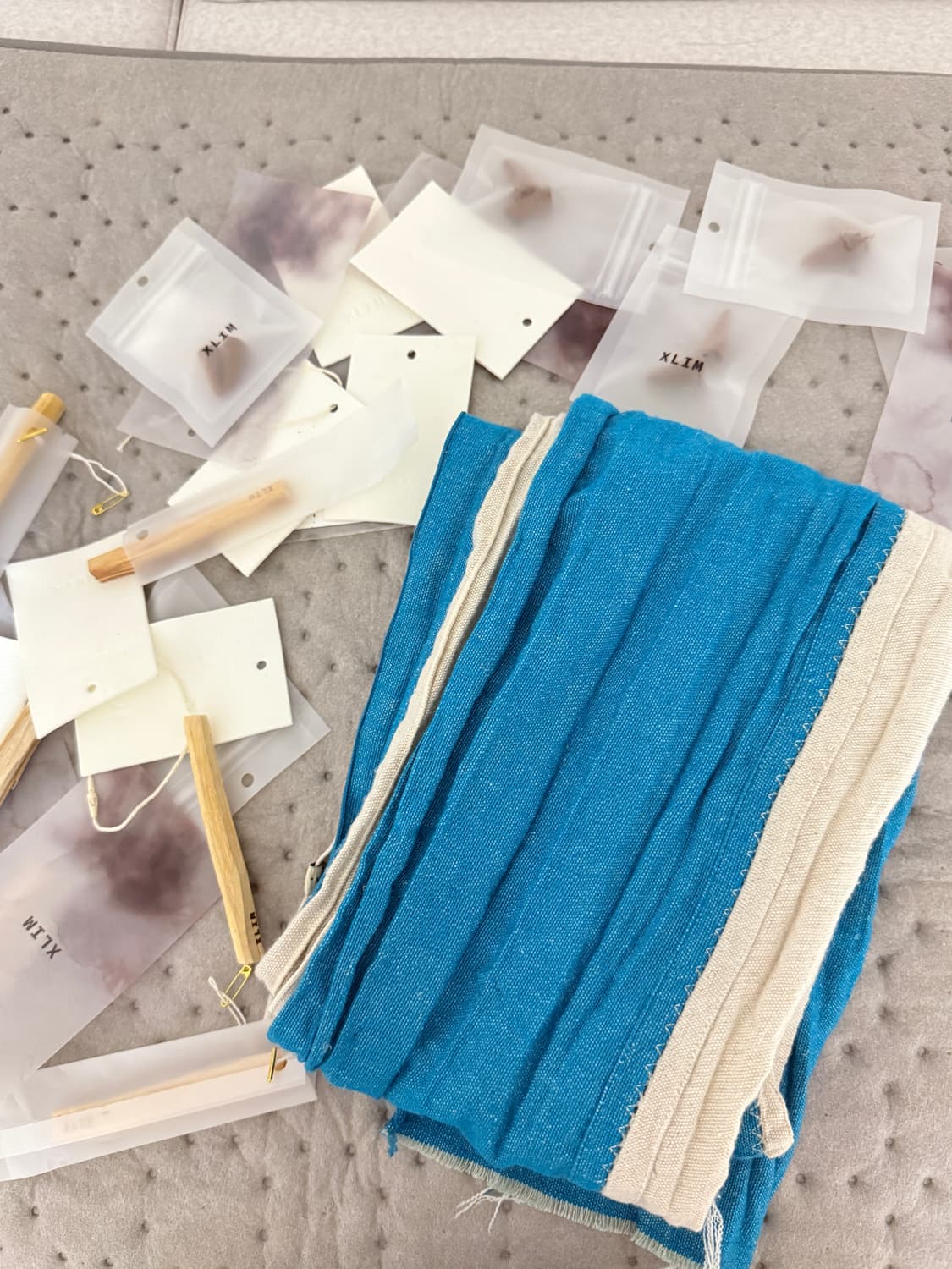 XLIM EP8 01 SCARF SKY BLUE 상품이미지1