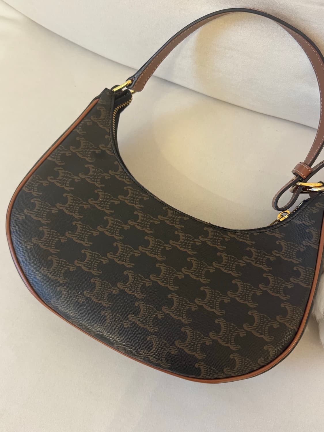 셀린느 아바백 상품이미지1