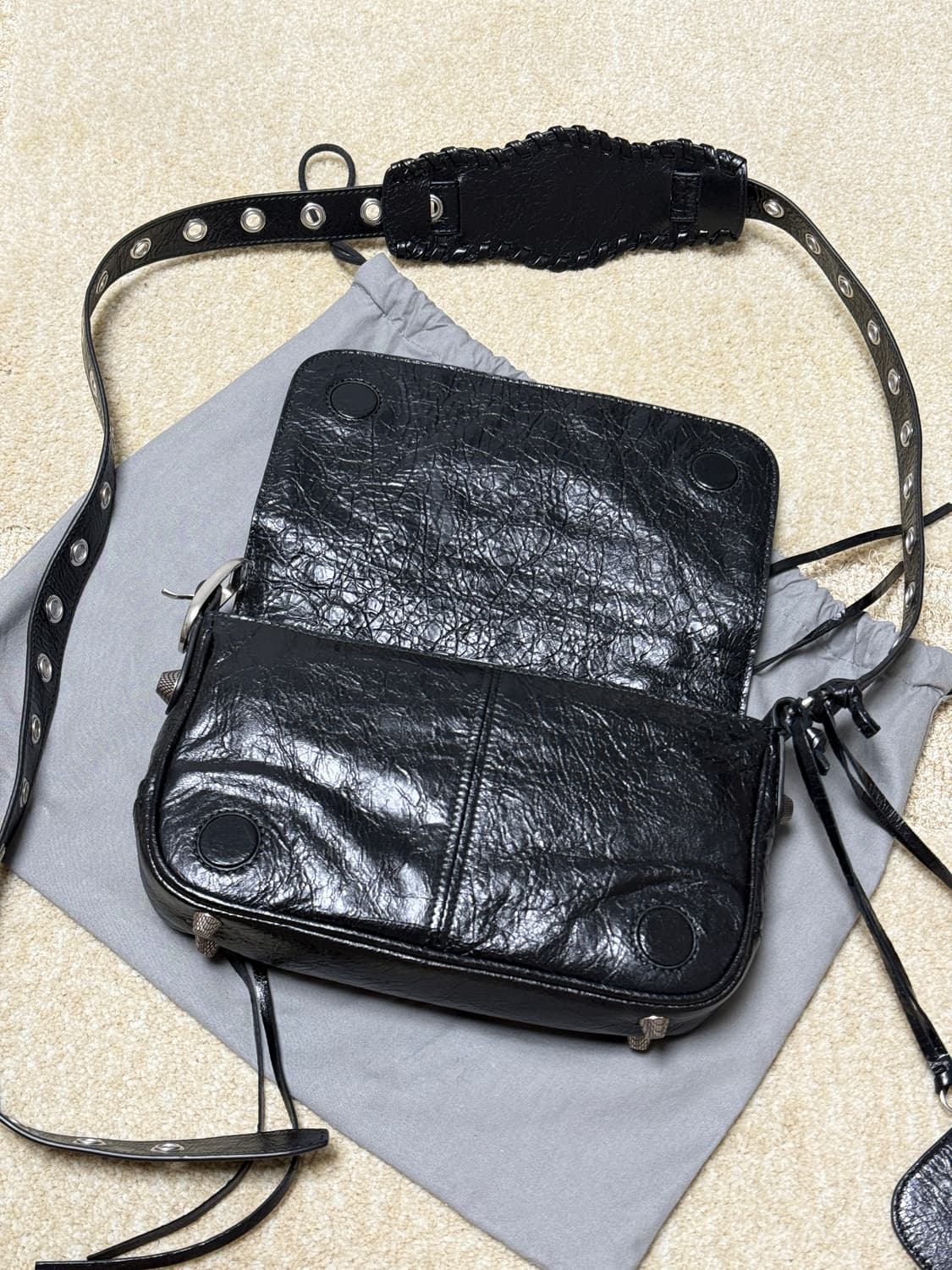 [판매]발렌시아가 램스킨 에이지드 실버 하드웨어 르 카골 XS 상품이미지5