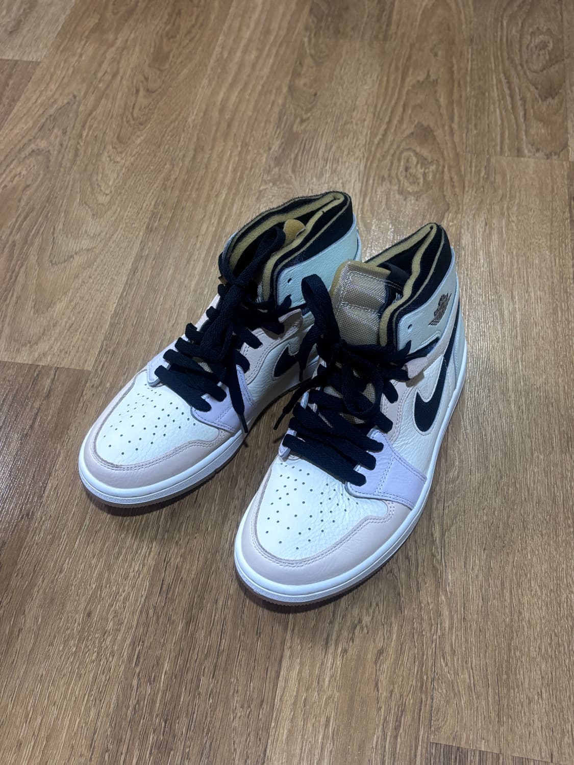 조던 1 줌 에어 컴포트 페일 아이보리 상품이미지2