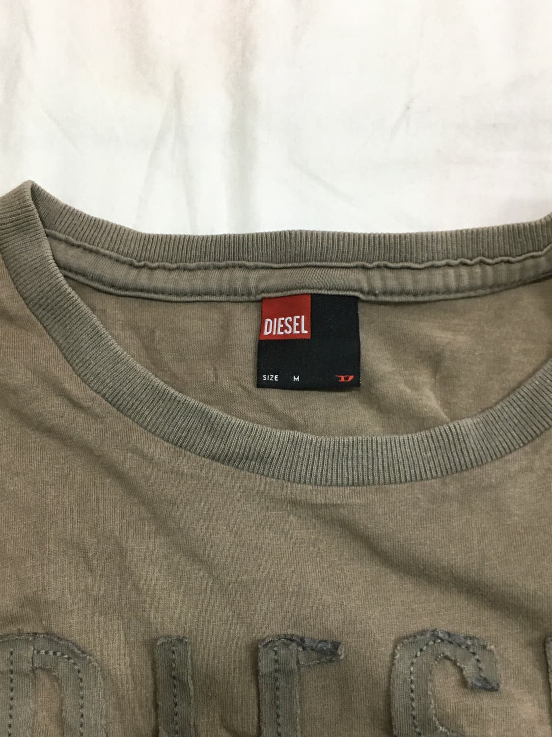 디젤 Diesel 카키 로고 티 상품이미지3
