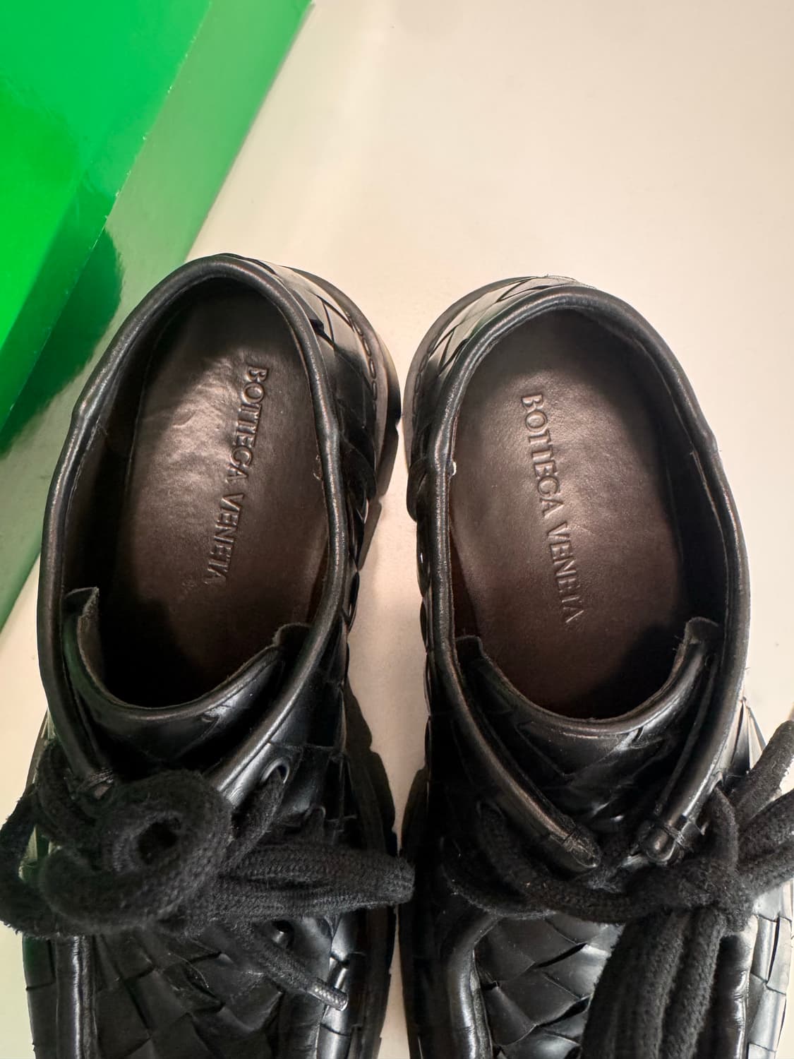 보테가베네타 헤드독 슈레이스 슈즈 블랙 40사이즈 팝니다  상품이미지3