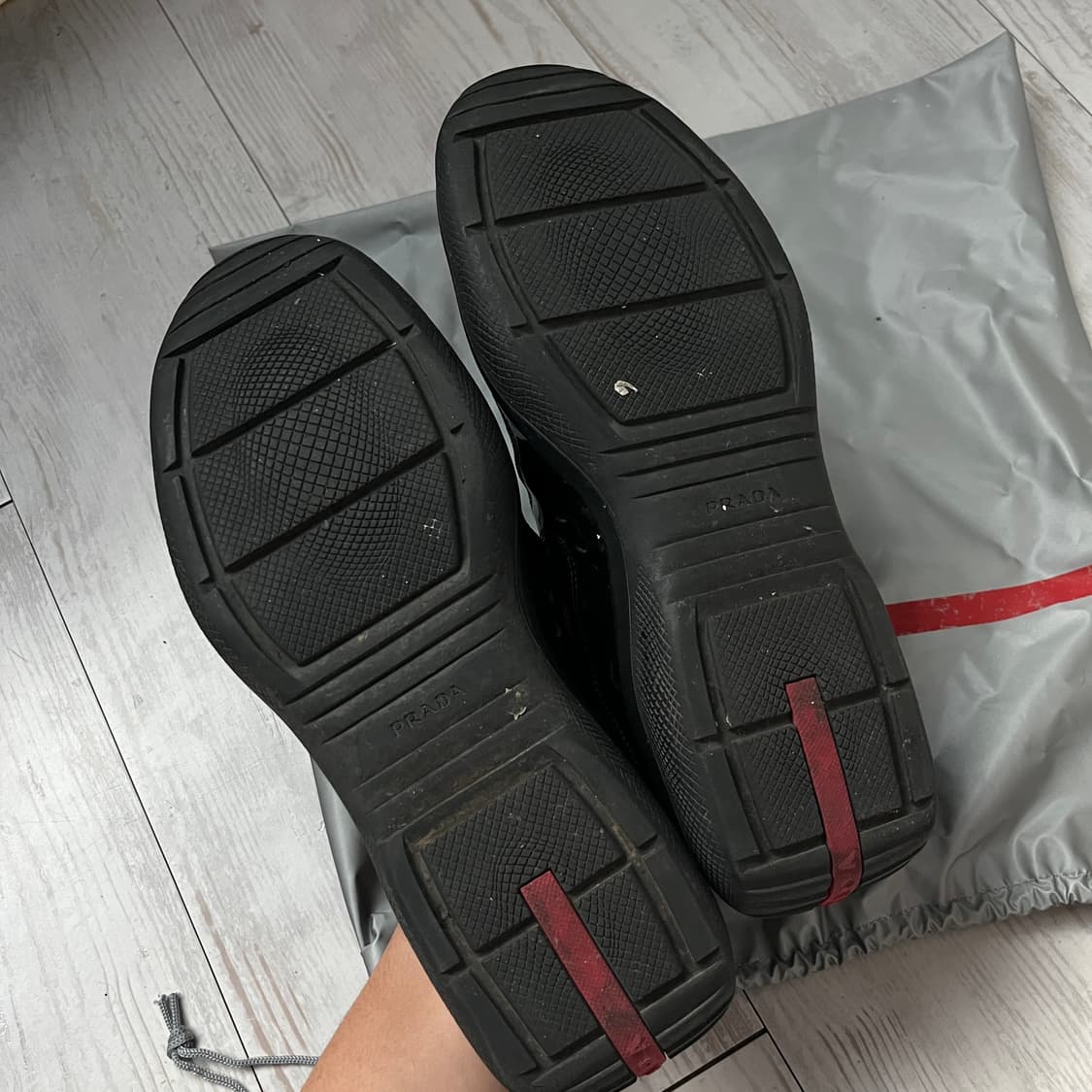 프라다 아메리카컵 블랙(유광) 빈티지 UK8 270 상품이미지7