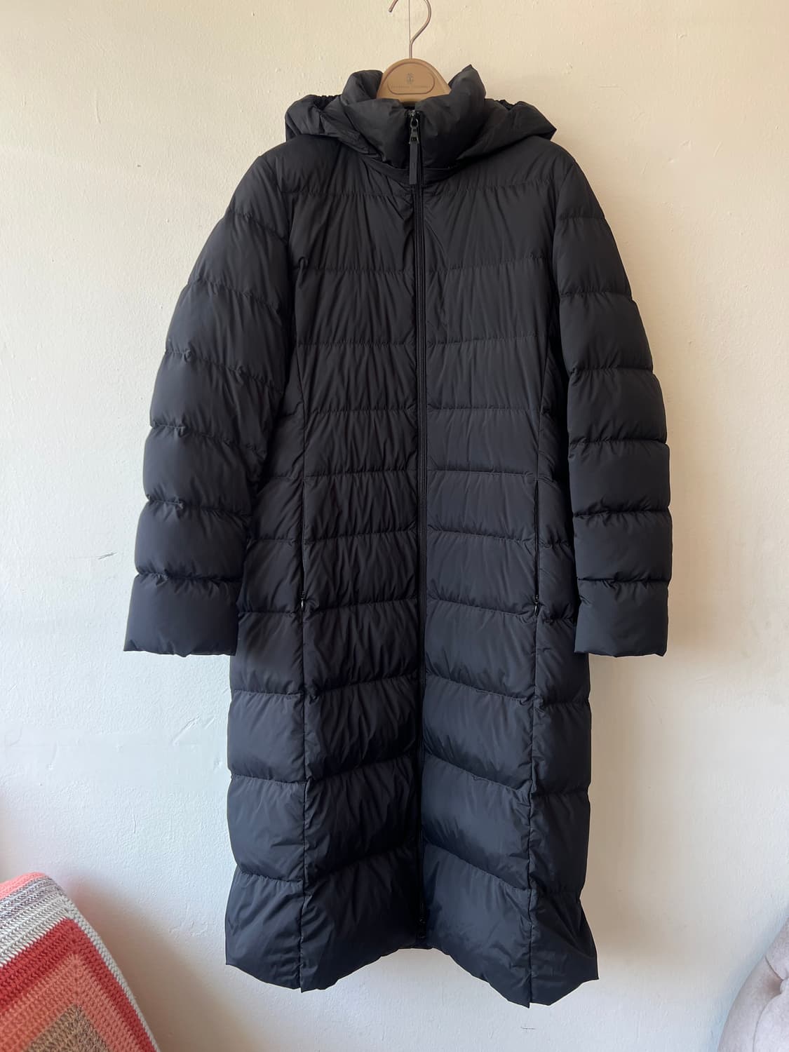 유니클로 여성 블랙 다운패딩점퍼 후드롱패딩  상품이미지2