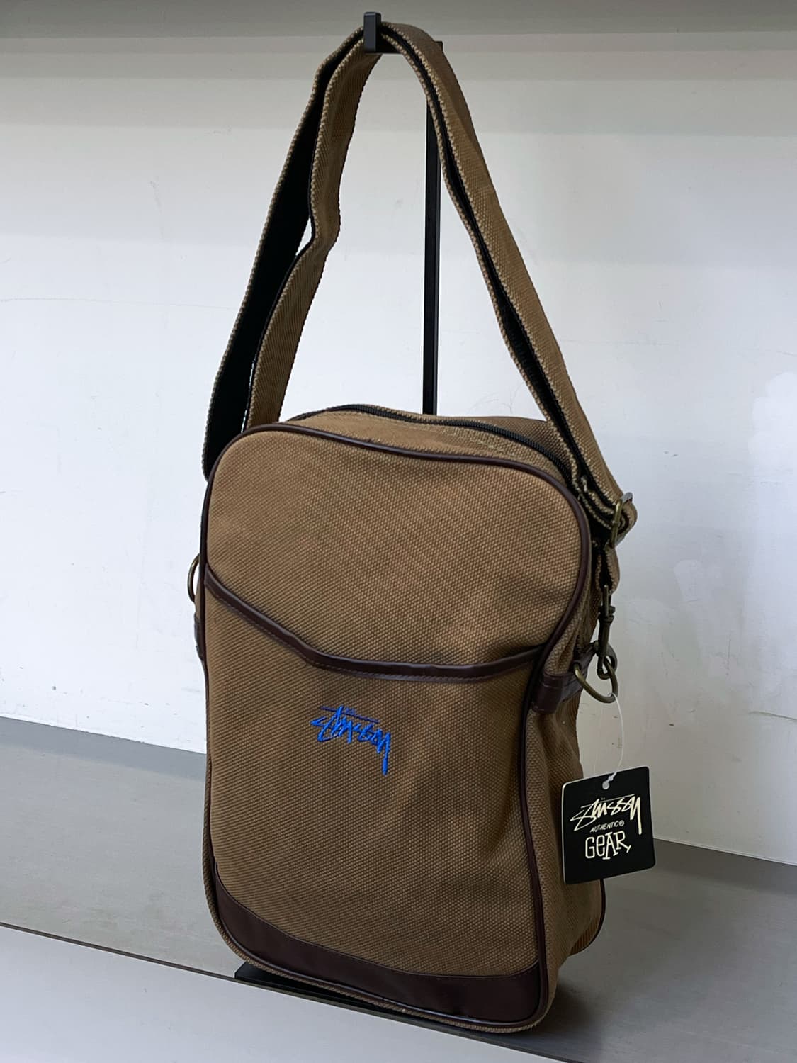 스투시 스탁 로고 캔버스 크로스백 상품이미지2