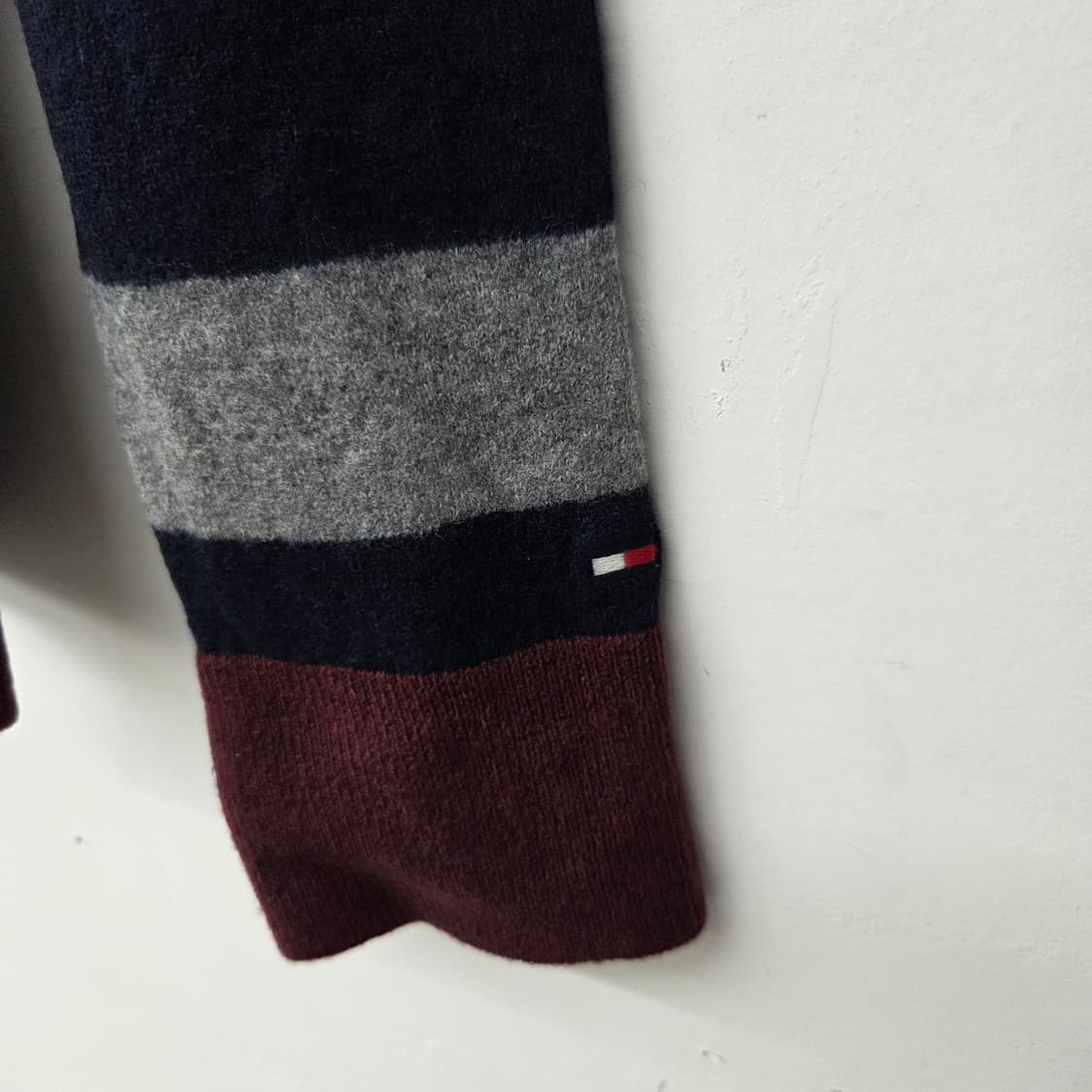 타미힐피거 스트라이프 패턴 니트 여L 상품이미지3