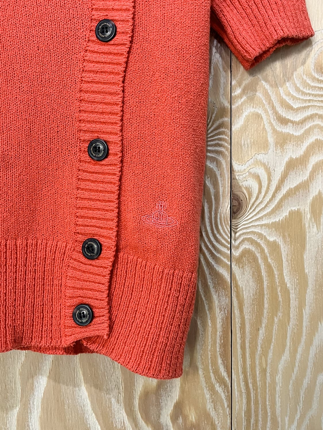 비비안웨스트우드 멀티 버튼 니트 탑 상품이미지4