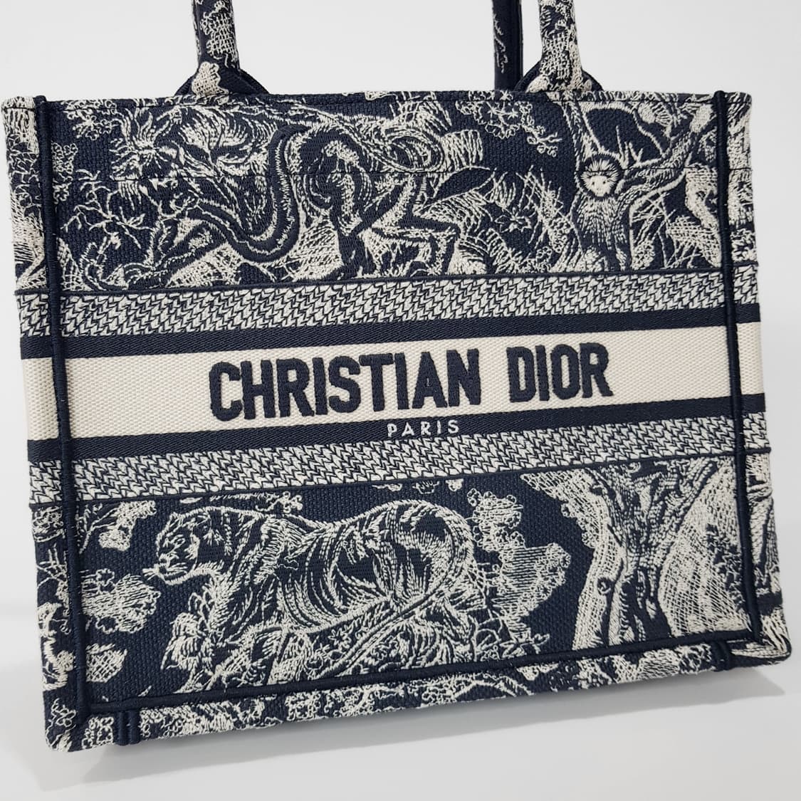 디올 북 토트백 스몰 뜨왈 드 주이 리버스 자수 상품이미지3