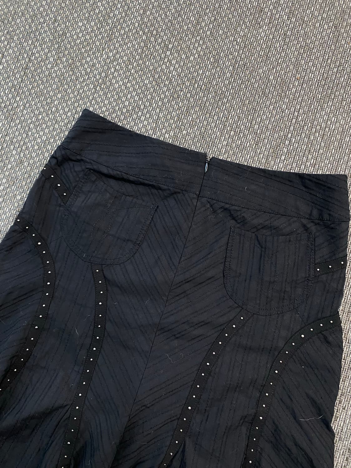 Wave Pattern Stud Detail Skirts 상품이미지7